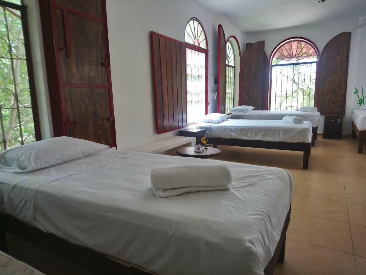 Casita Rustica En La Selva Hotel Cancún Exterior foto